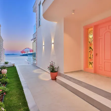 Rosy Dreamy Ultra Luxury
