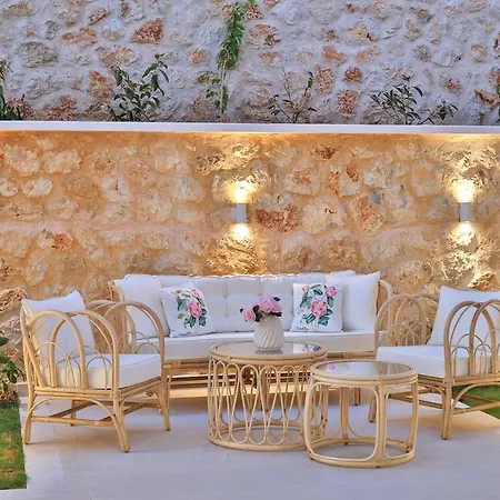Rosy Dreamy Ultra Luxury Kas