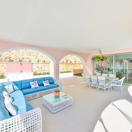 Rosy Dreamy Ultra Luxury Villa *