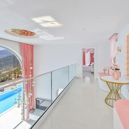 Rosy Dreamy Ultra Luxury