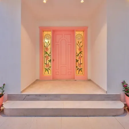 Rosy Dreamy Ultra Luxury Villa Kas