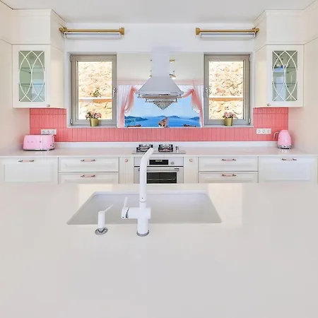 Rosy Dreamy Ultra Luxury * Kas