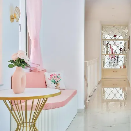 Rosy Dreamy Ultra Luxury