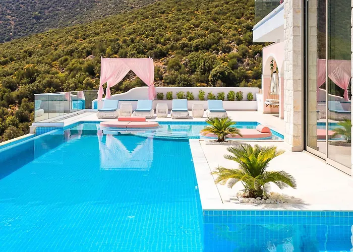 Rosy Dreamy Ultra Luxury