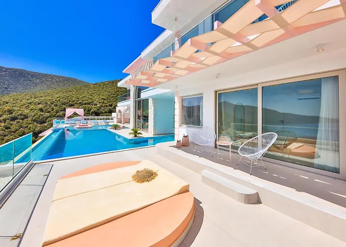 Rosy Dreamy Ultra Luxury Villa Kaş
