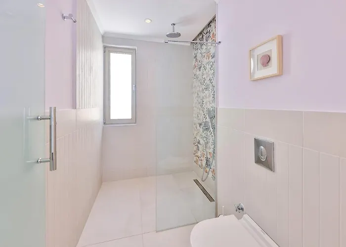 Rosy Dreamy Ultra Luxury *