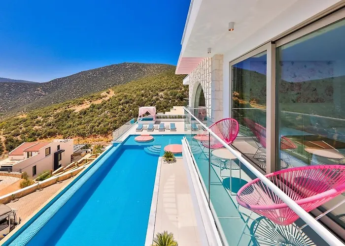 Rosy Dreamy Ultra Luxury Villa *