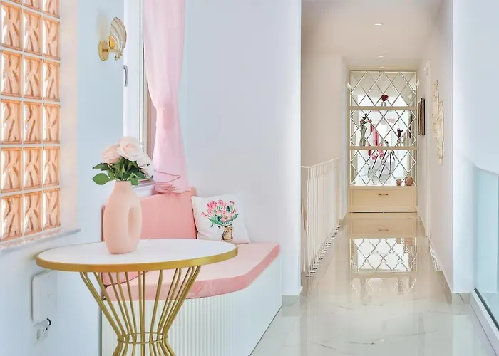 Rosy Dreamy Ultra Luxury