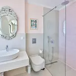 Rosy Dreamy Ultra Luxury וילה